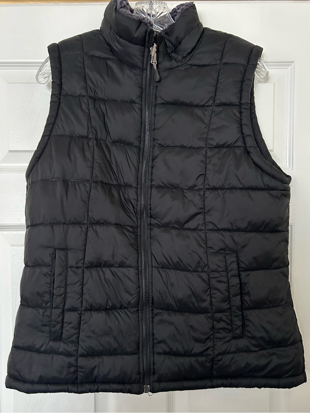 32 Degrees Black Reversible Quilted Puffer Sherpa Vest Size M (worn once!)